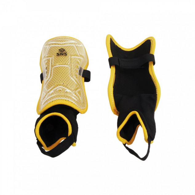 SOCCER SHIN GUARDS